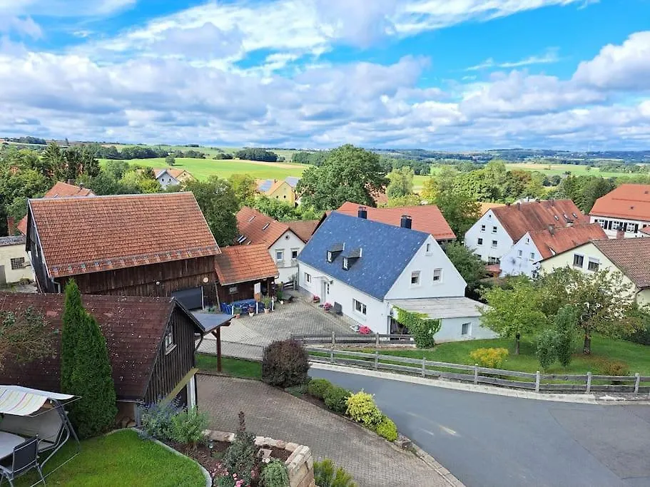 Juliane'S Panorama-Domizil In Nemmersdorf Goldkronach Apartment